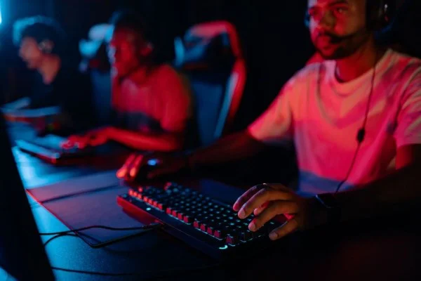professional gamer keyboard headset